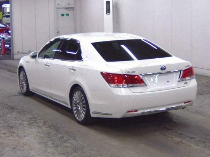 CROWN MAJESTA-1