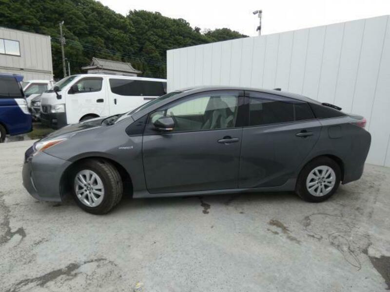 PRIUS-11