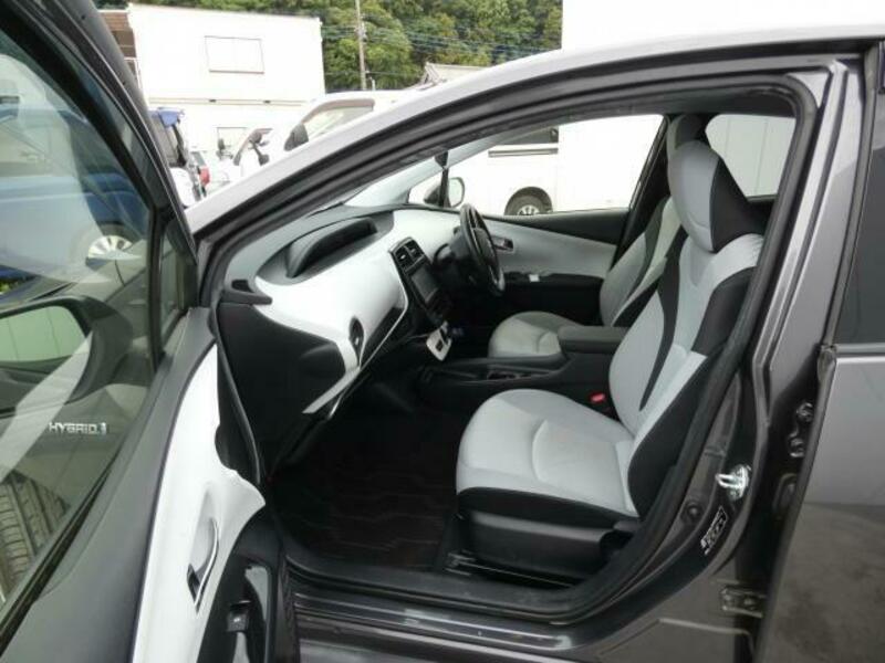PRIUS-12