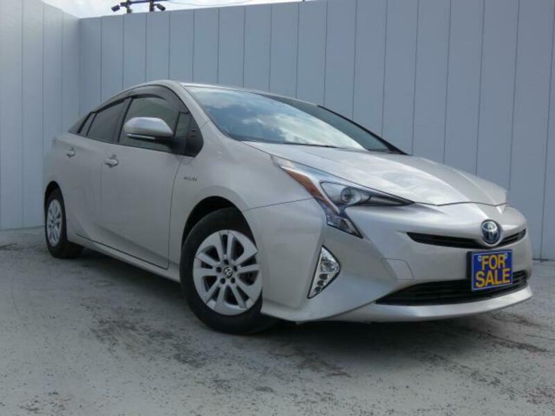 TOYOTA　PRIUS