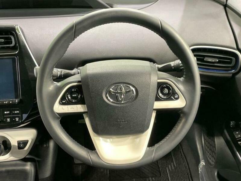 PRIUS-11