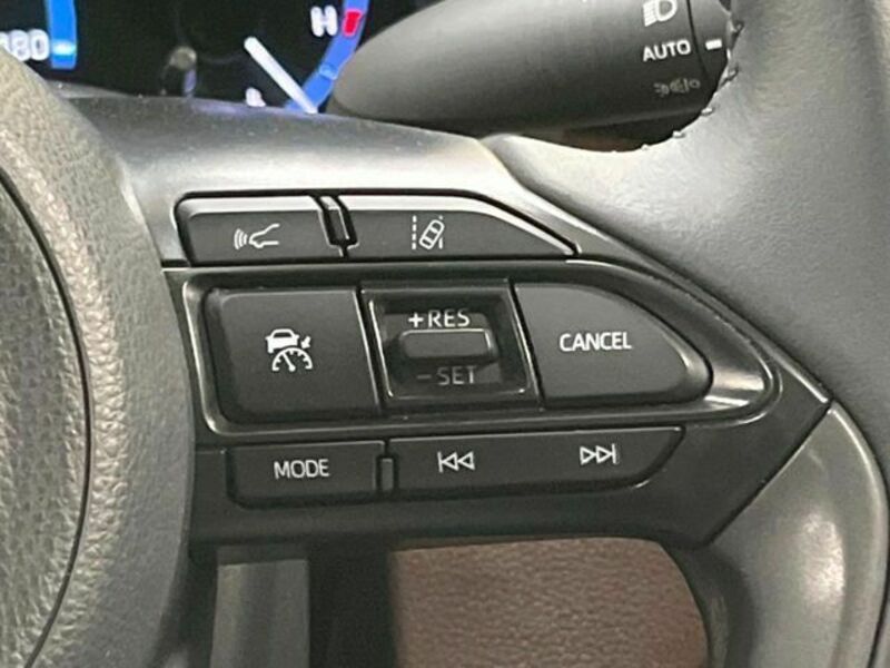 YARIS CROSS