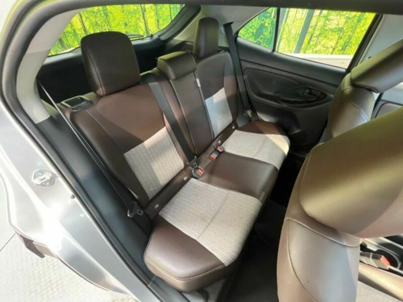 YARIS CROSS