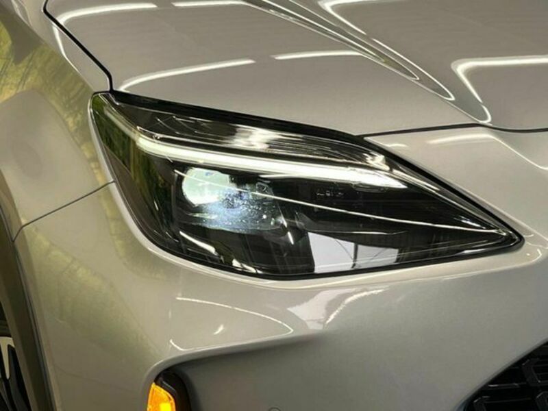 YARIS CROSS