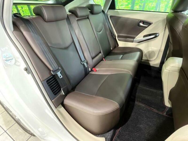 PRIUS-8
