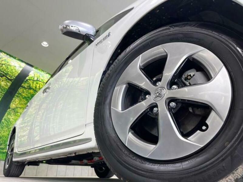 PRIUS-12