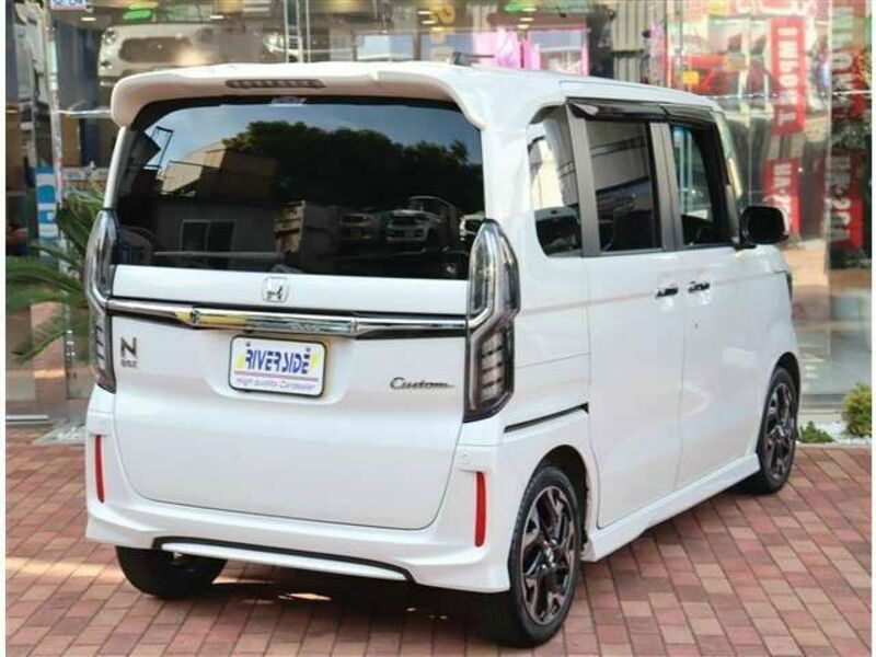 N BOX CUSTOM