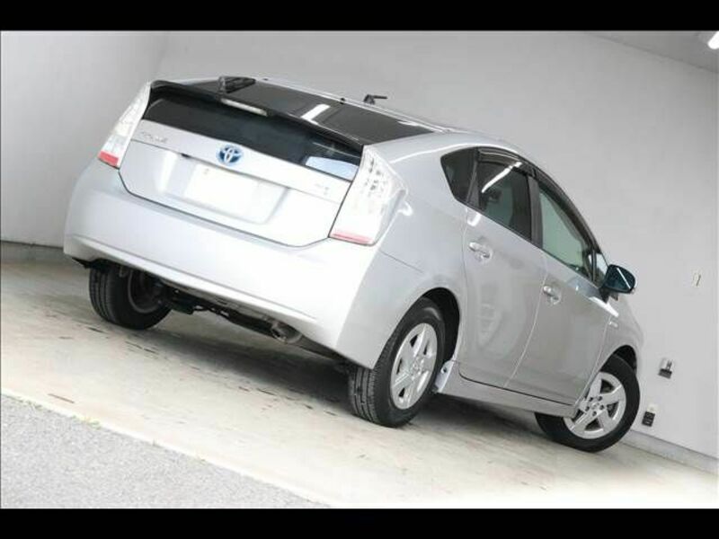 PRIUS-11