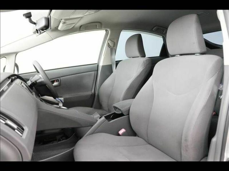 PRIUS-16