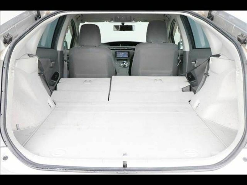 PRIUS-18
