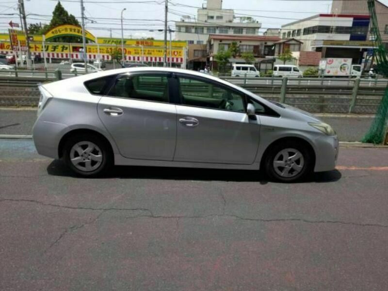 PRIUS-9