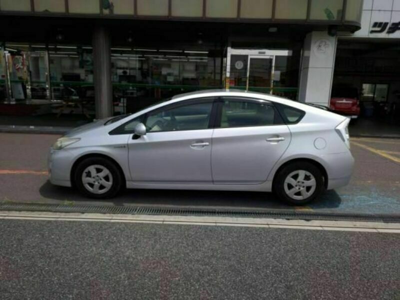 PRIUS-11