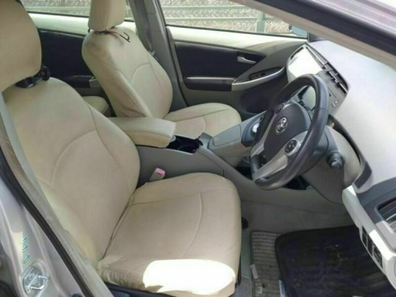 PRIUS-12