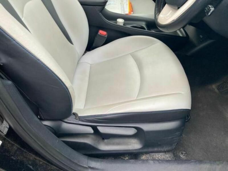 PRIUS-12