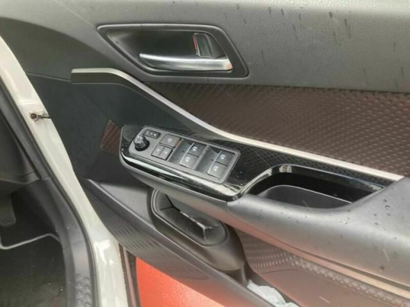 C-HR-10