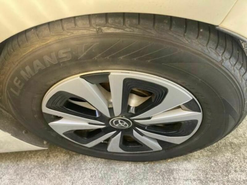 PRIUS PHV-8
