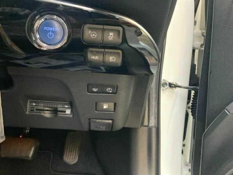 PRIUS PHV-12