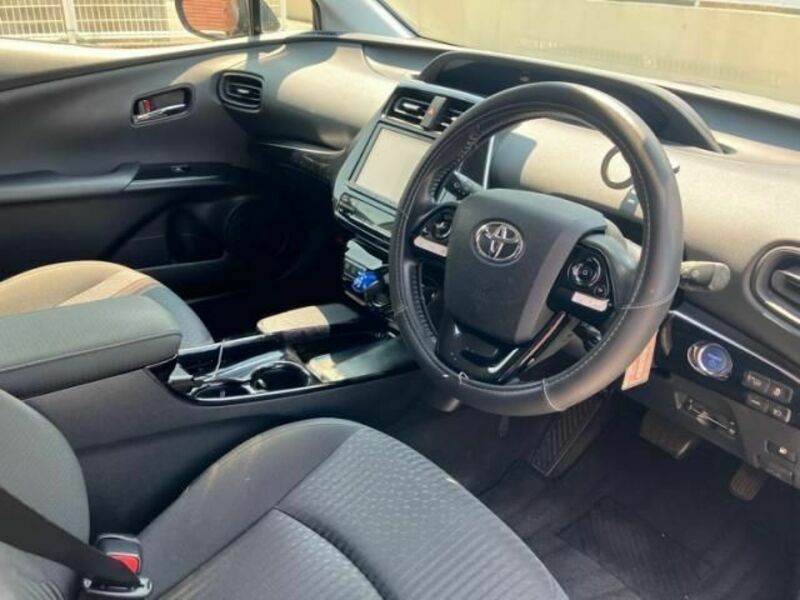 PRIUS-12