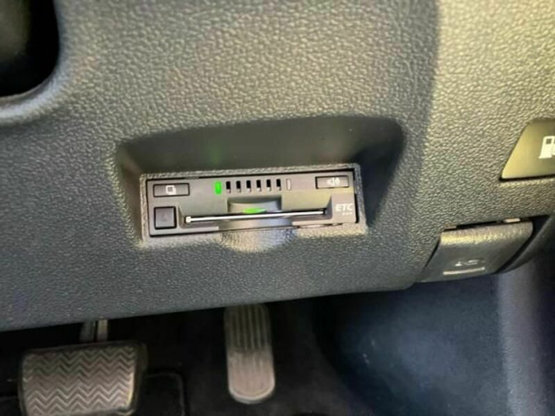 PRIUS-21