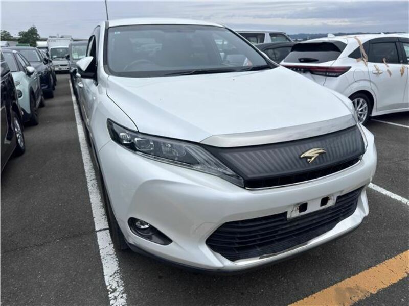 TOYOTA　HARRIER