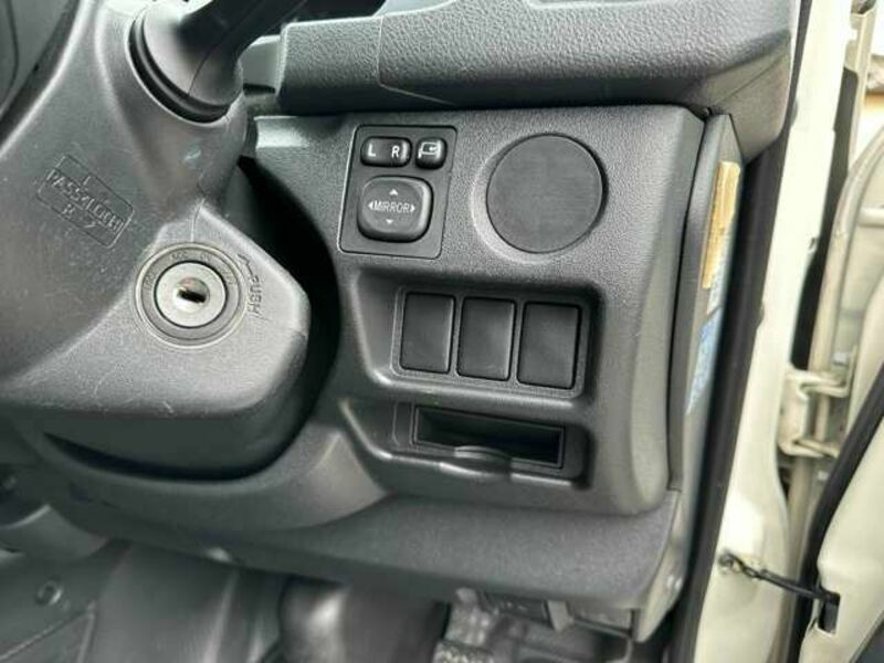 HIACE VAN-16