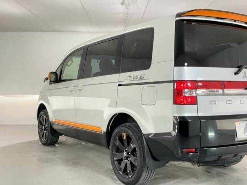 DELICA D5