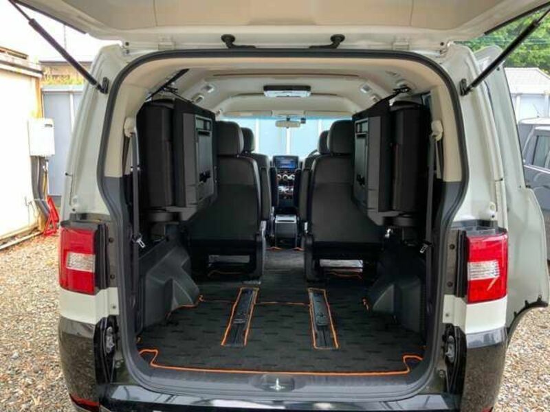 DELICA D5