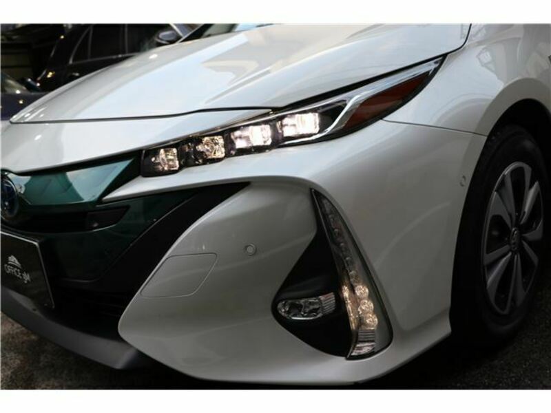 PRIUS PHV-6