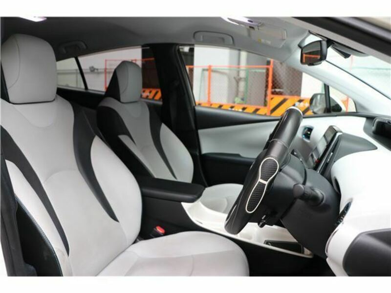 PRIUS PHV-12