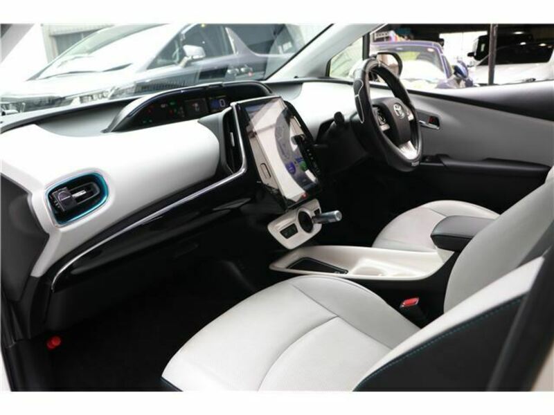 PRIUS PHV-16