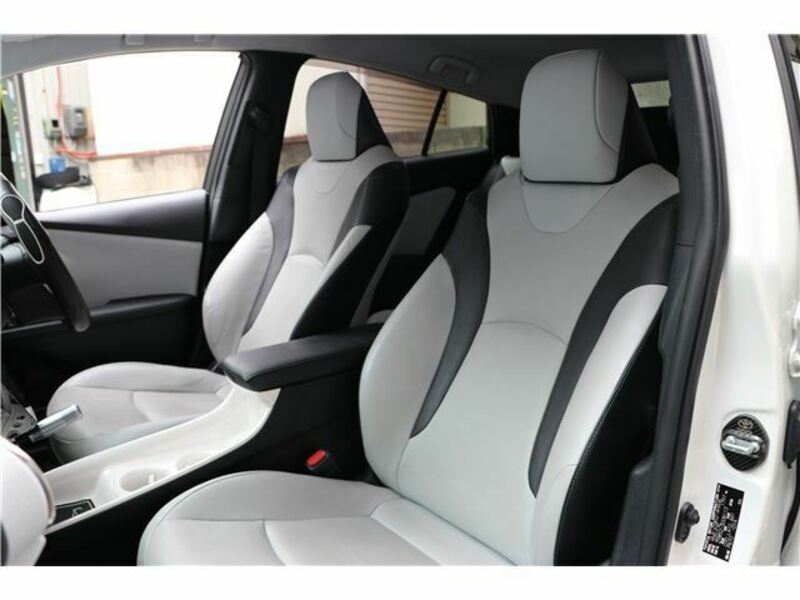 PRIUS PHV-18
