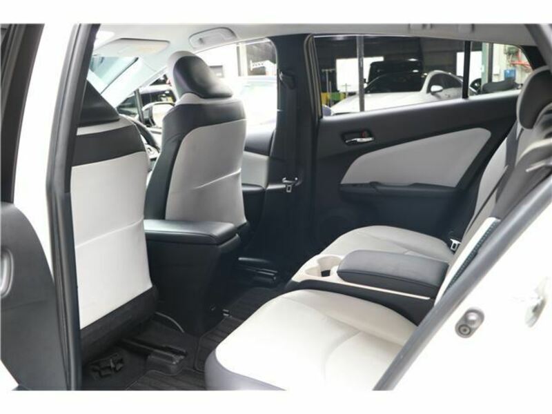 PRIUS PHV-21