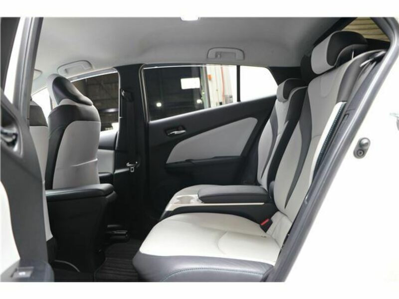 PRIUS PHV-22