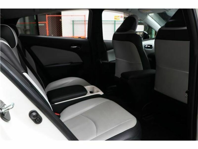 PRIUS PHV-24