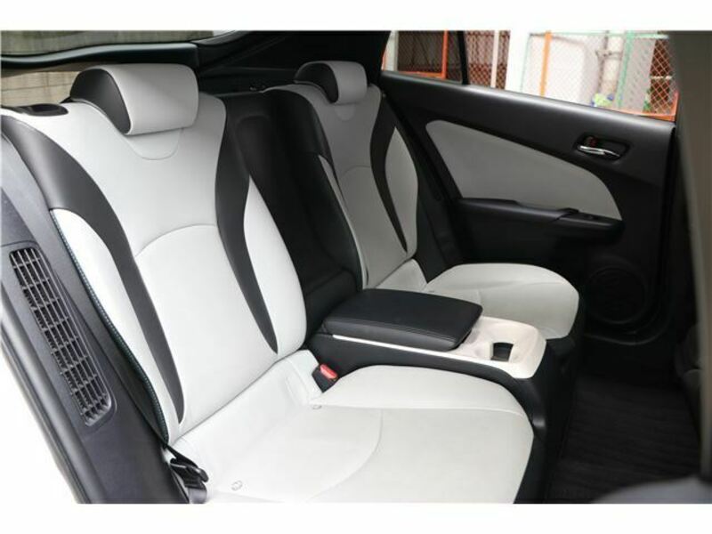 PRIUS PHV-25