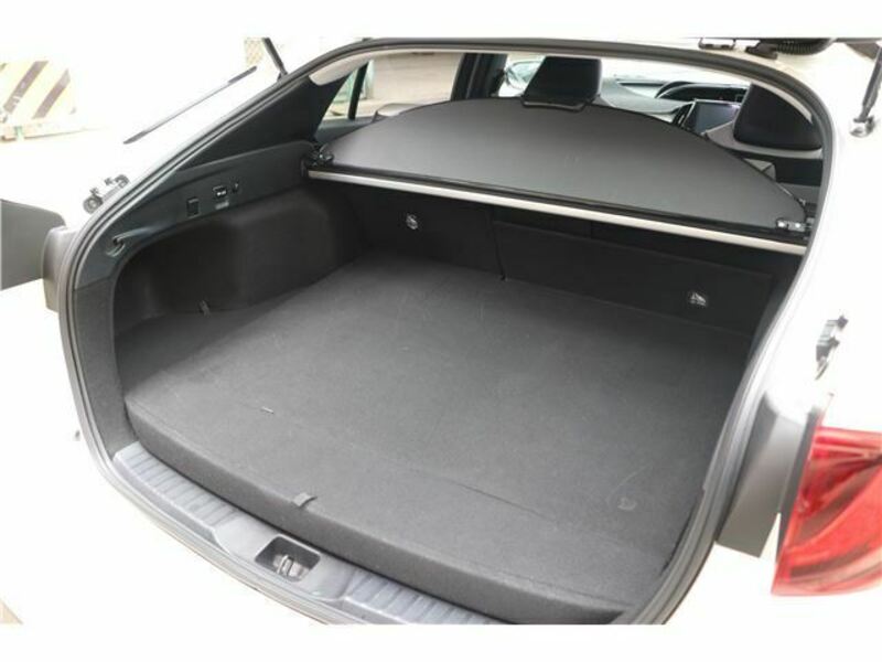 PRIUS PHV-28