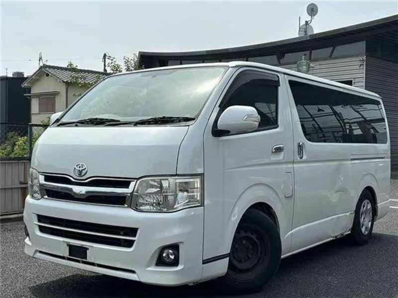 TOYOTA HIACE