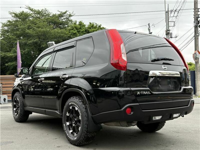 X-TRAIL