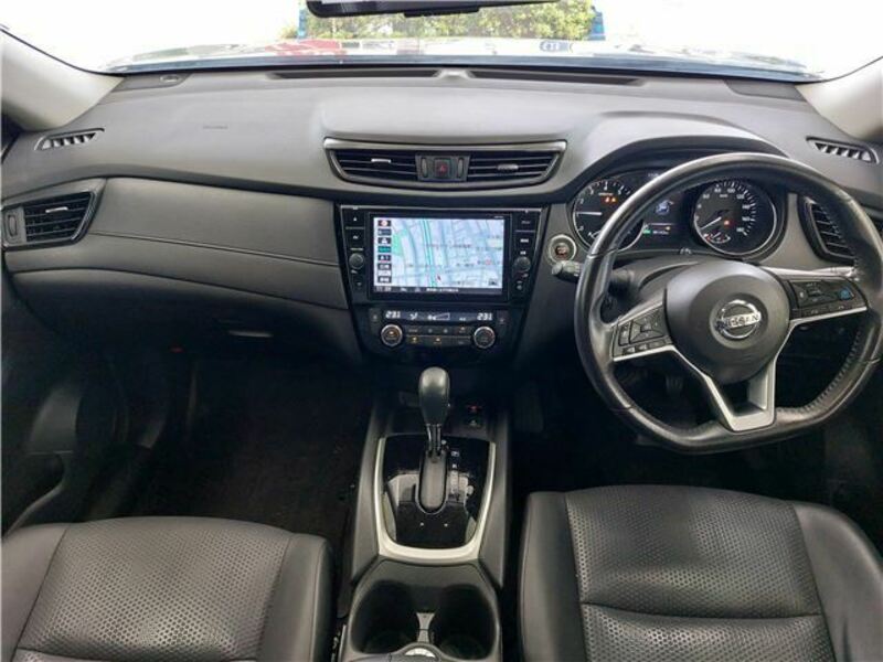 X-TRAIL