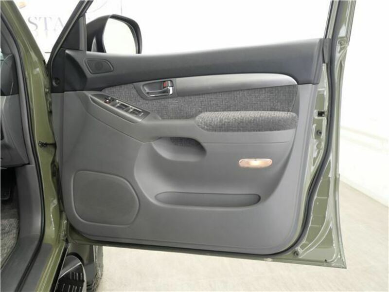 LAND CRUISER PRADO-31