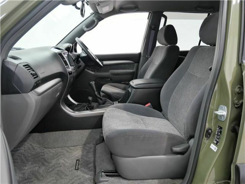 LAND CRUISER PRADO-32