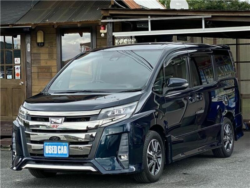 TOYOTA NOAH