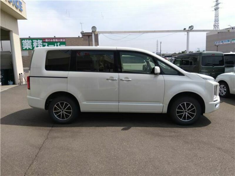 DELICA D5