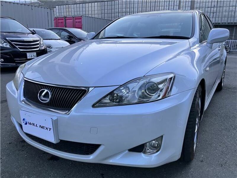 LEXUS IS