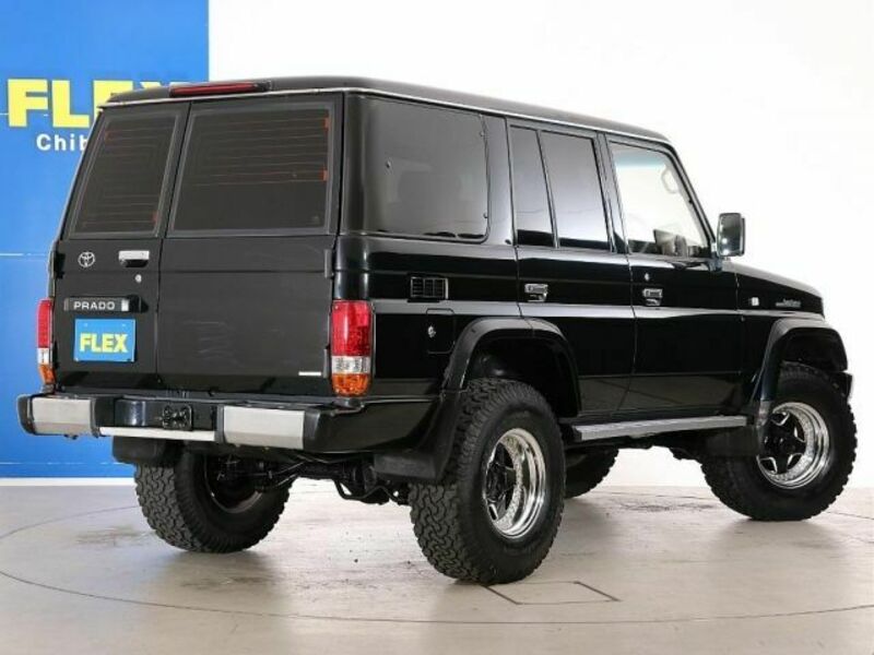 LAND CRUISER PRADO-3