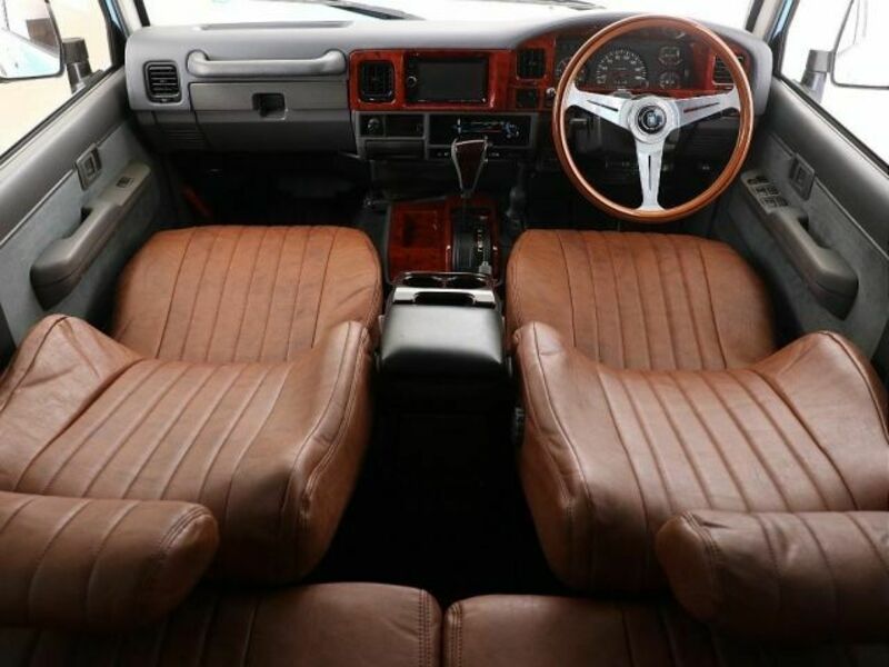 LAND CRUISER PRADO-1