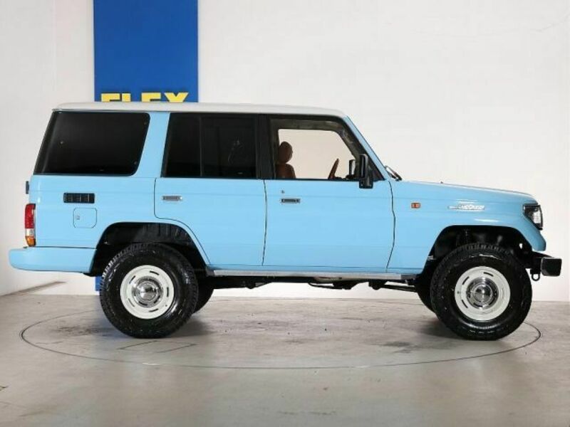 LAND CRUISER PRADO-4