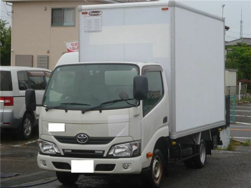 TOYOTA DYNA