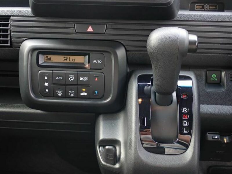 N-VAN