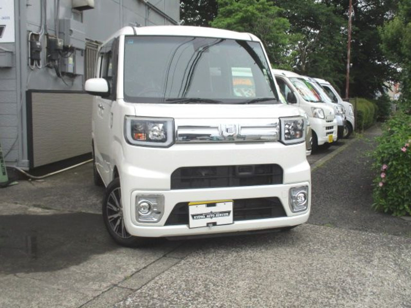 DAIHATSU　WAKE